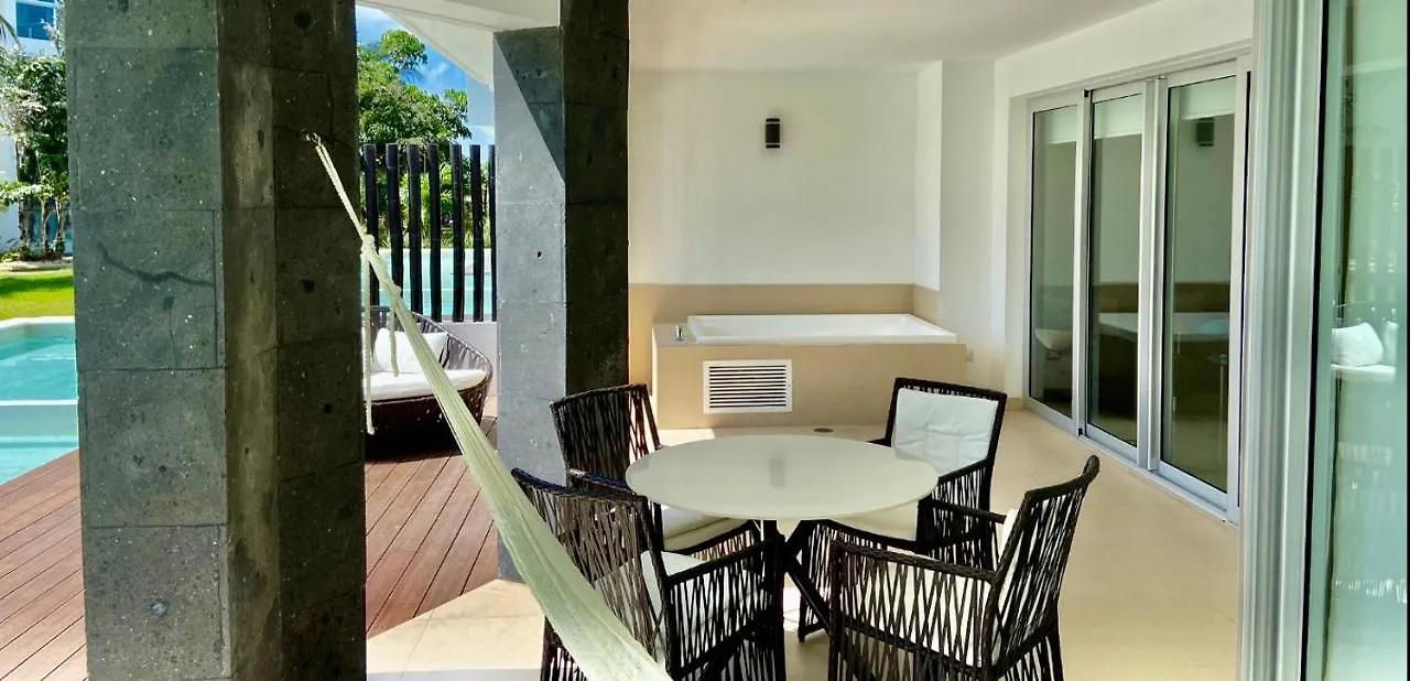Impecable Y Lujoso Departamento Frente Al Mar En Mareazul Del Club De Golf Corasol Apartman Playa del Carmen
