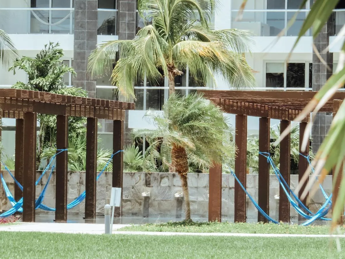 Impecable Y Lujoso Departamento Frente Al Mar En Mareazul Del Club De Golf Corasol Apartman Playa del Carmen