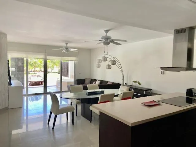 Apartmán Impecable Y Lujoso Departamento Frente Al Mar En Mareazul Del Club De Golf Corasol Playa del Carmen Mexiko