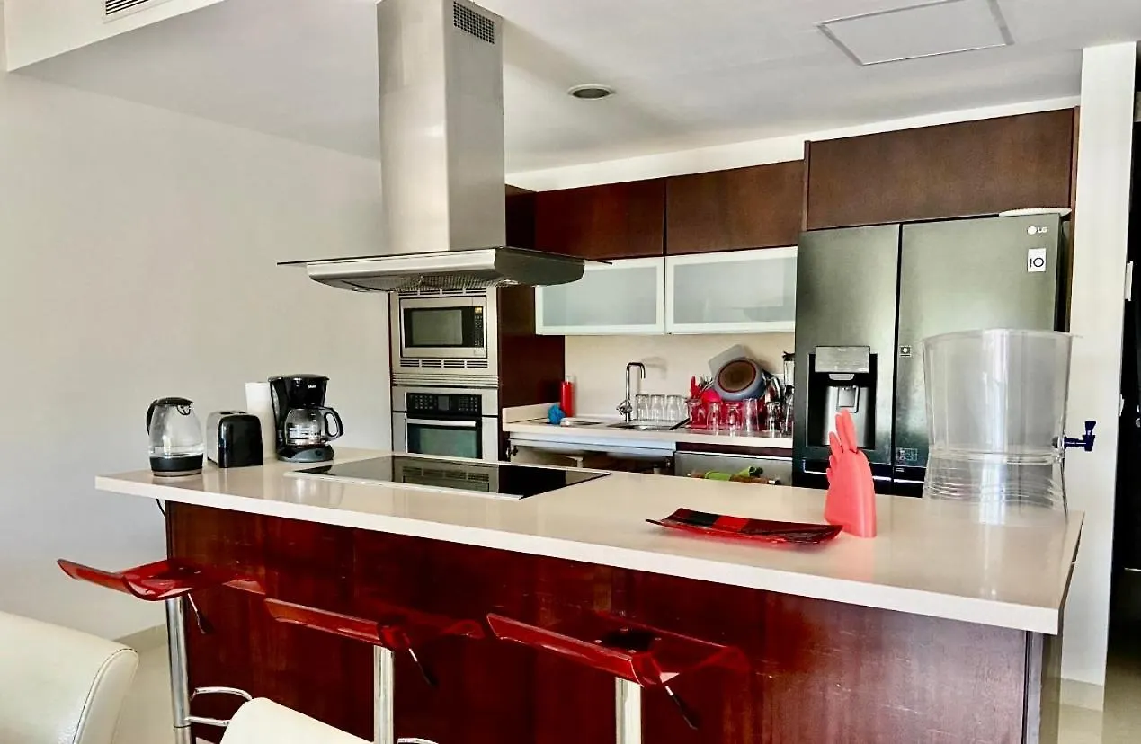 Apartmán Impecable Y Lujoso Departamento Frente Al Mar En Mareazul Del Club De Golf Corasol Playa del Carmen Mexiko