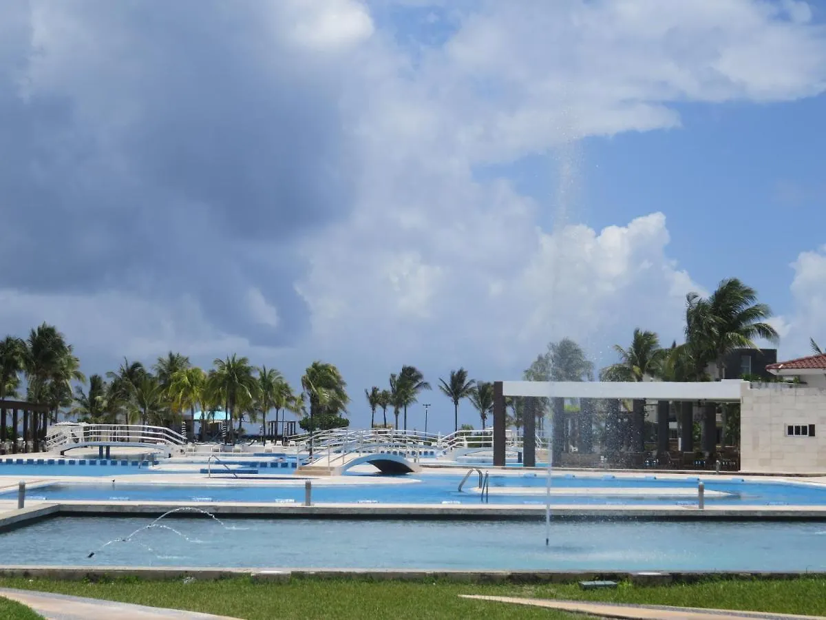 Apartmán Impecable Y Lujoso Departamento Frente Al Mar En Mareazul Del Club De Golf Corasol Playa del Carmen
