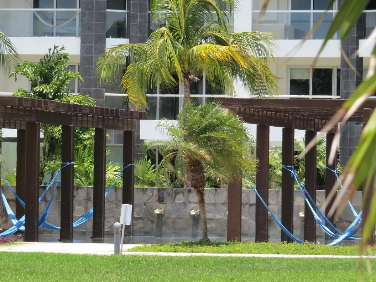 Impecable Y Lujoso Departamento Frente Al Mar En Mareazul Del Club De Golf Corasol Lägenhet Playa del Carmen